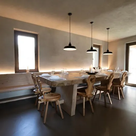 Chalet De Charme Le Bon Refuge Dağ evi Brusson